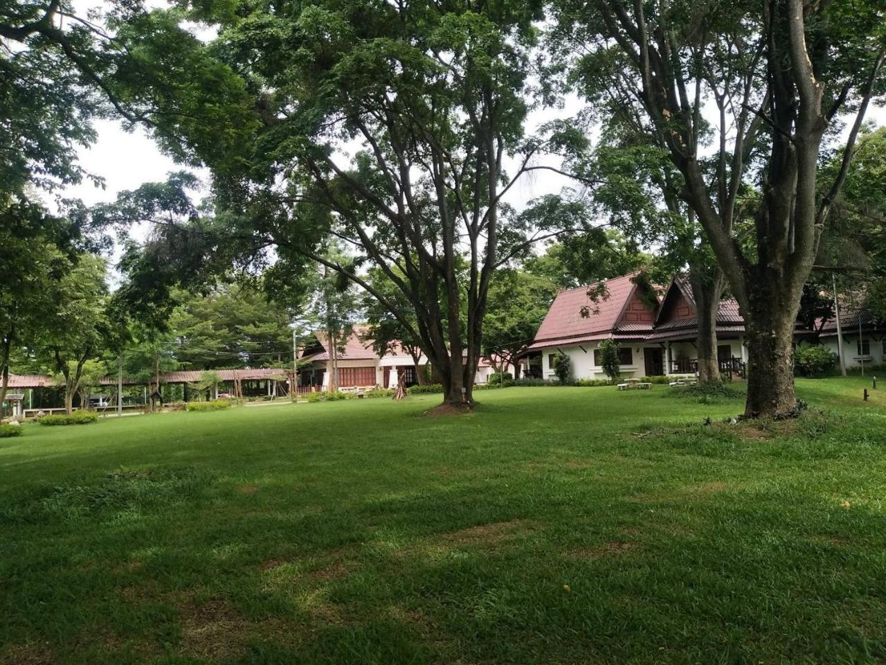 Inthanon Riverside Resort Chom Thong Exteriör bild