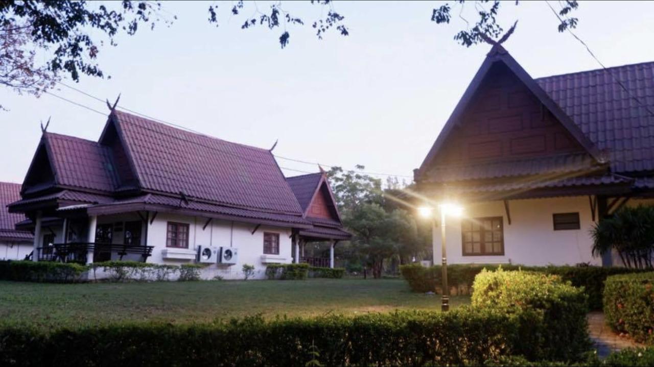Inthanon Riverside Resort Chom Thong Exteriör bild
